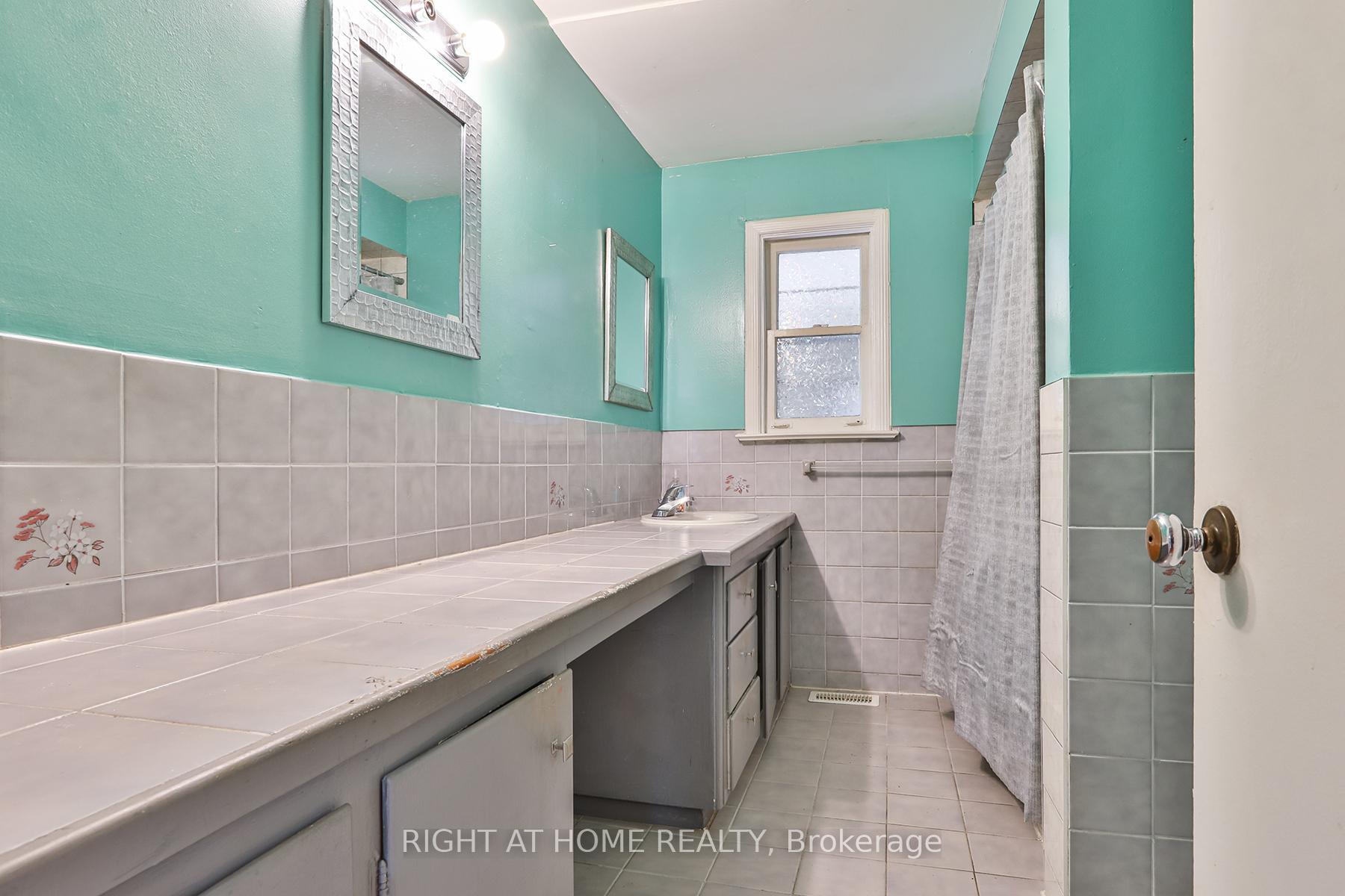 Photo 12 of 6661 Major Mackenzie Drive E, Markham, Greensborough — HOMEH