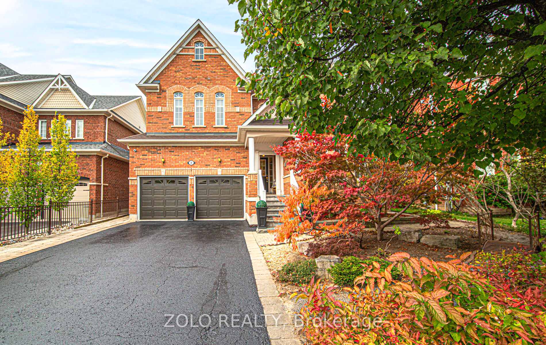 Photo 2 of 8 Covington Drive, Whitby, Brooklin — HOMEH