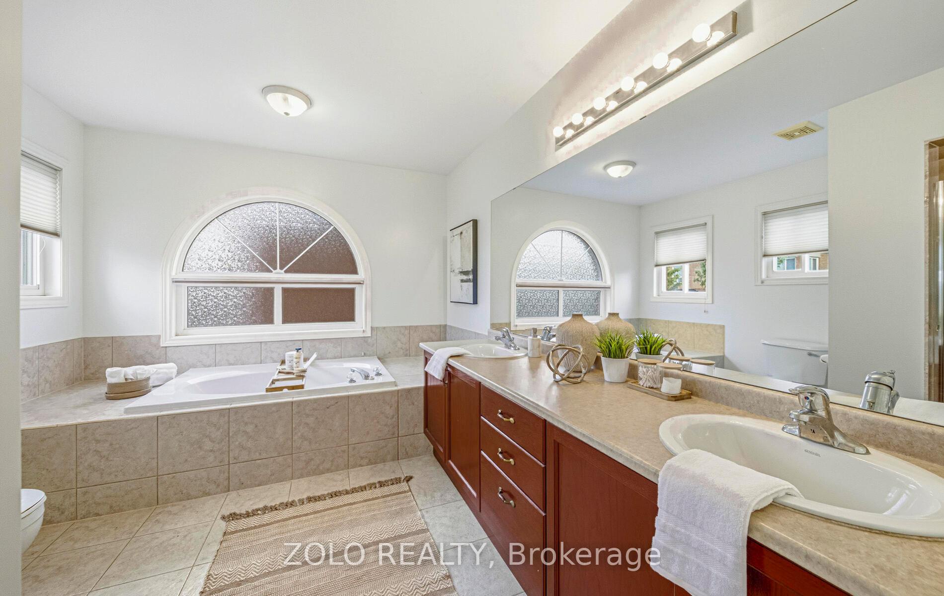 Photo 18 of 8 Covington Drive, Whitby, Brooklin — HOMEH