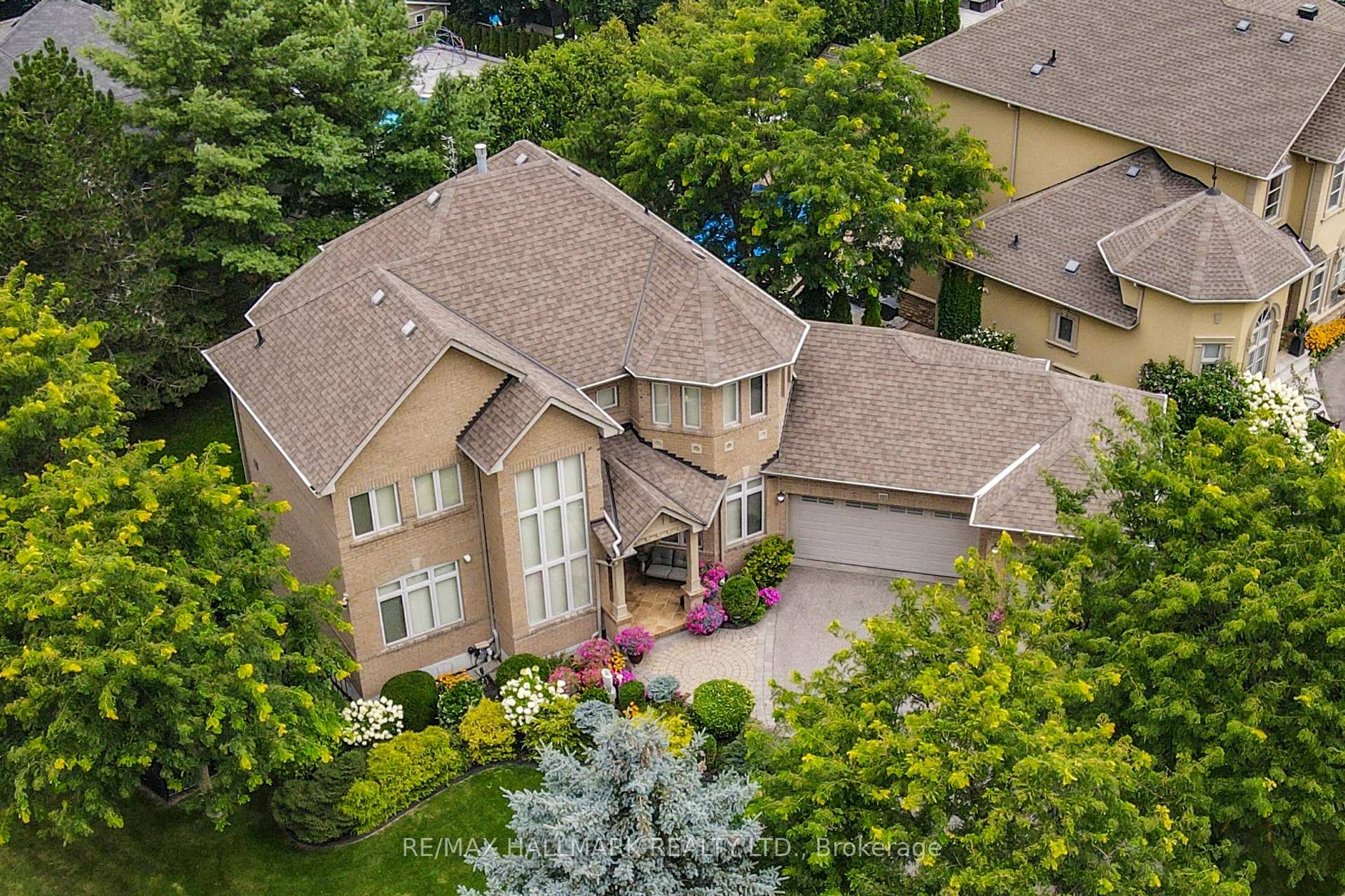Photo 3 of 151 Nevada Crescent, Vaughan, Rural Vaughan — HOMEH