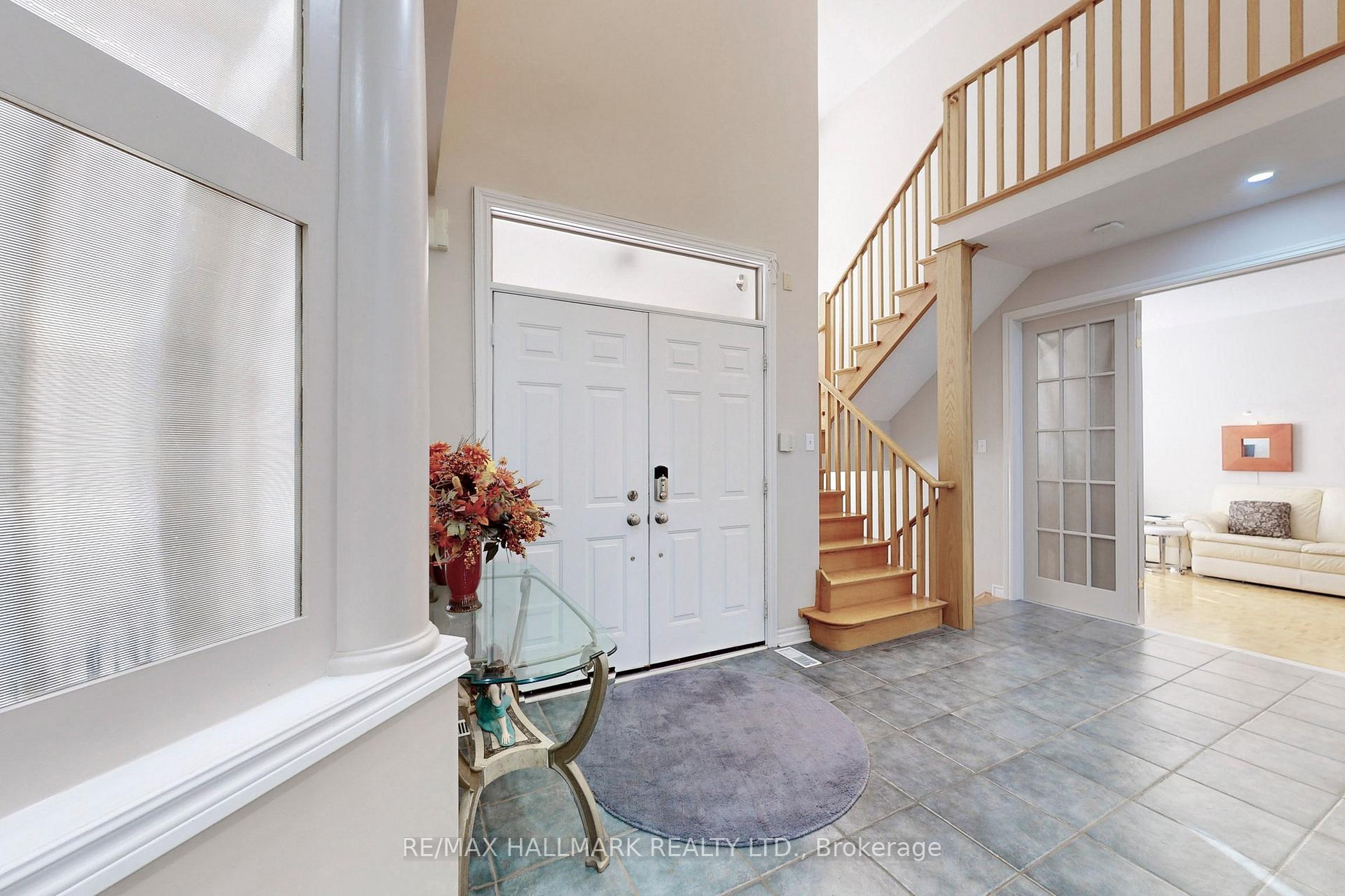 Photo 7 of 151 Nevada Crescent, Vaughan, Rural Vaughan — HOMEH