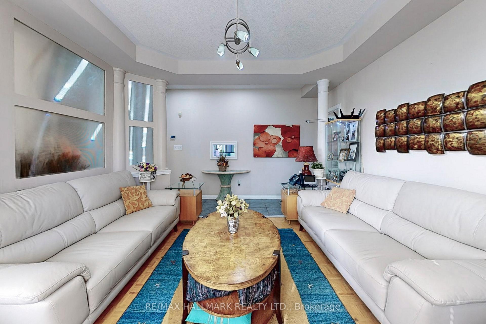 Photo 15 of 151 Nevada Crescent, Vaughan, Rural Vaughan — HOMEH