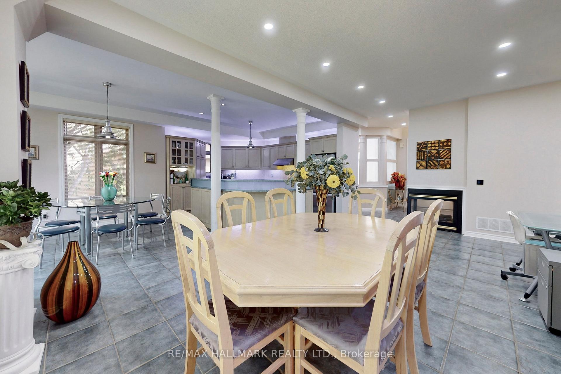 Photo 19 of 151 Nevada Crescent, Vaughan, Rural Vaughan — HOMEH