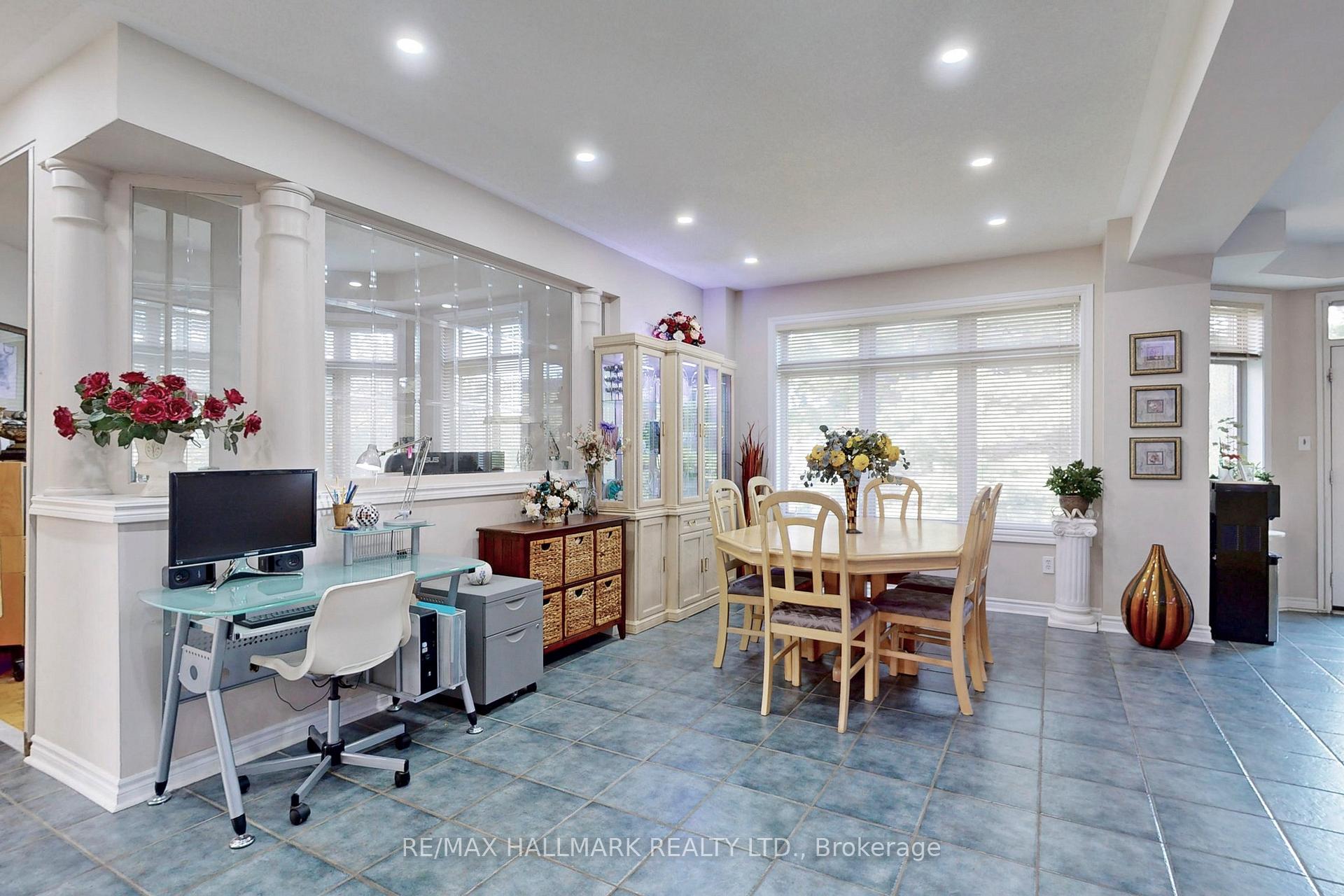 Photo 20 of 151 Nevada Crescent, Vaughan, Rural Vaughan — HOMEH