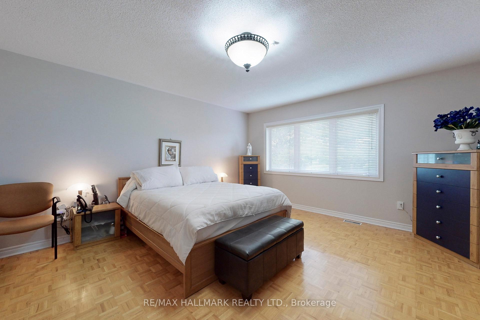 Photo 23 of 151 Nevada Crescent, Vaughan, Rural Vaughan — HOMEH