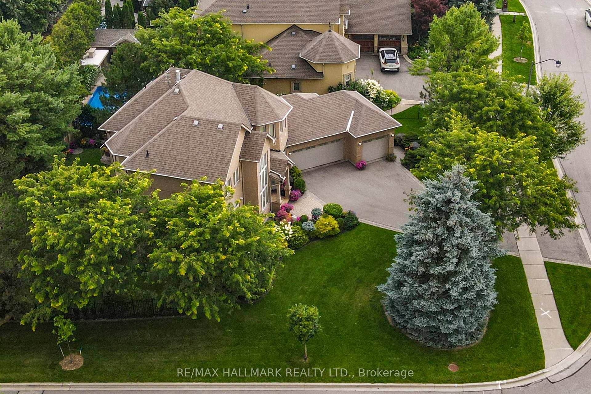 Photo 37 of 151 Nevada Crescent, Vaughan, Rural Vaughan — HOMEH