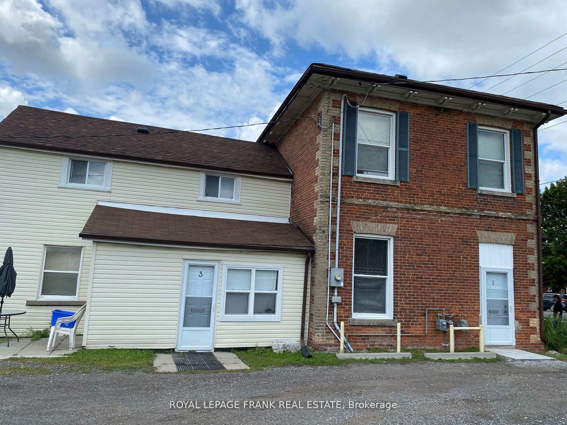 Front of Unit 2, 859 Dundas Street W