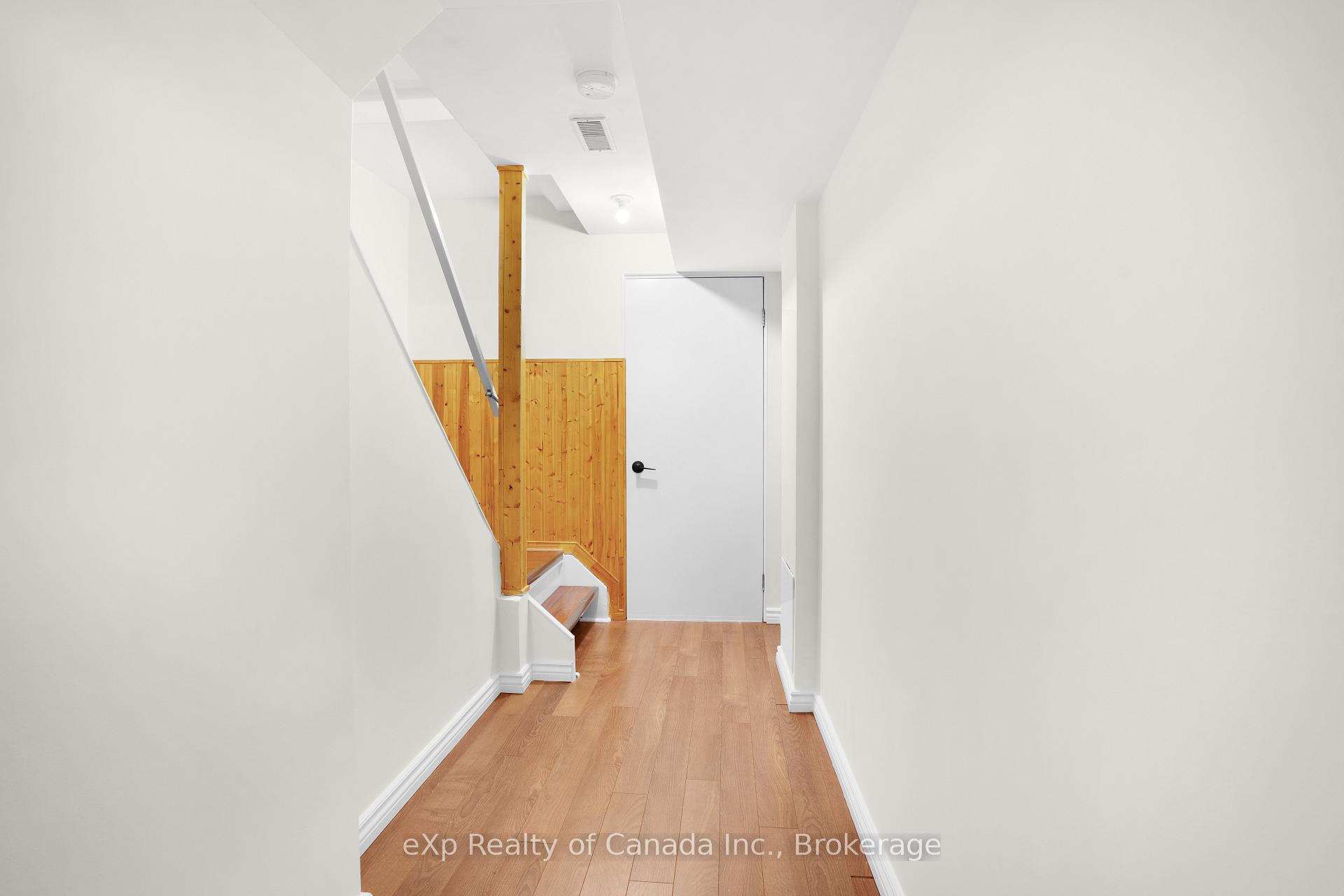 Photo 19 of 33 Piazza Crescent, Vaughan, West Woodbridge — HOMEH