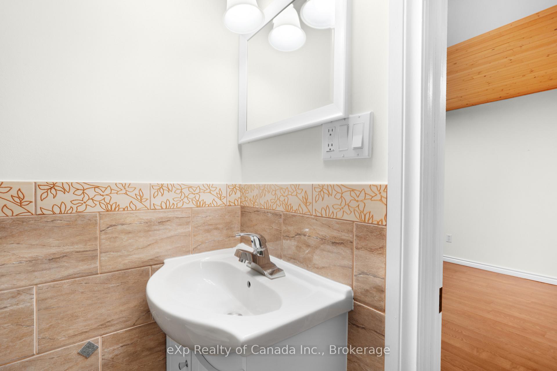 Photo 22 of 33 Piazza Crescent, Vaughan, West Woodbridge — HOMEH