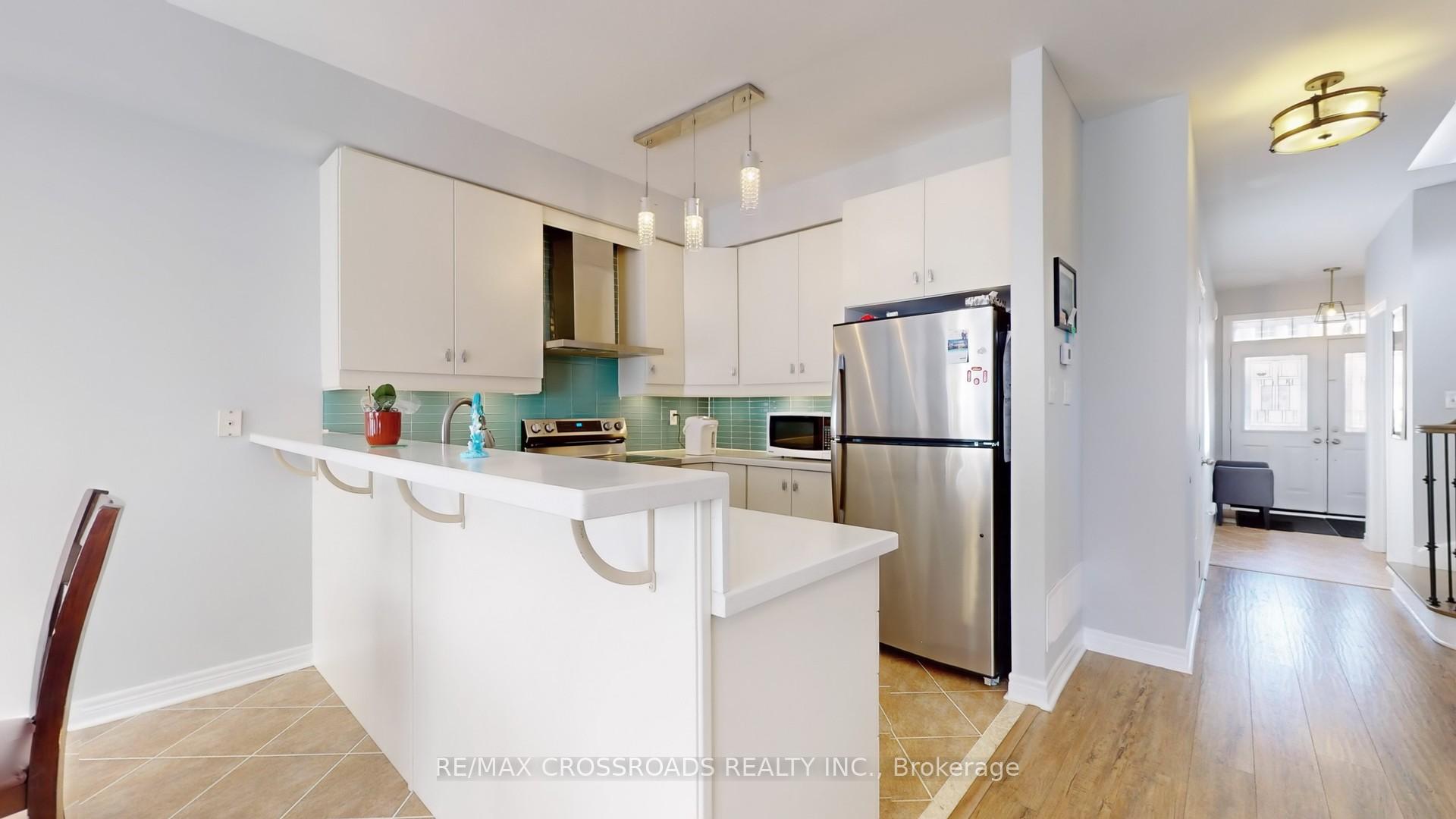 Photo 2 of 68 Arco Circle, Vaughan, Maple — HOMEH