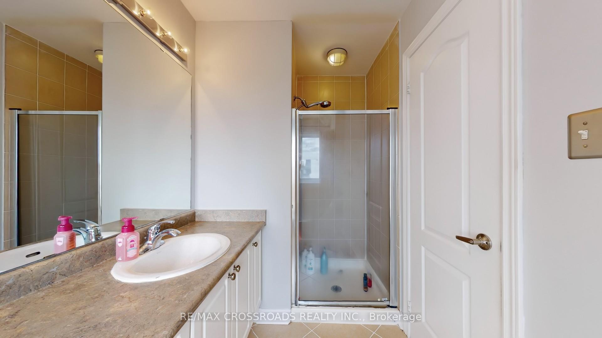 Photo 9 of 68 Arco Circle, Vaughan, Maple — HOMEH