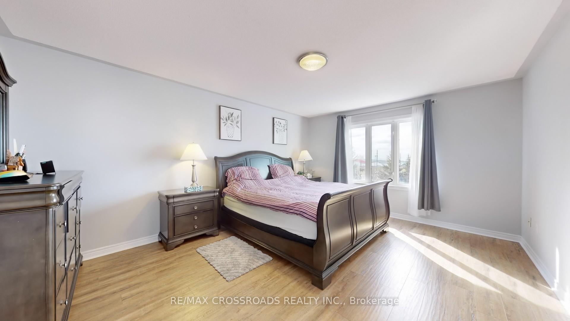 Photo 12 of 68 Arco Circle, Vaughan, Maple — HOMEH