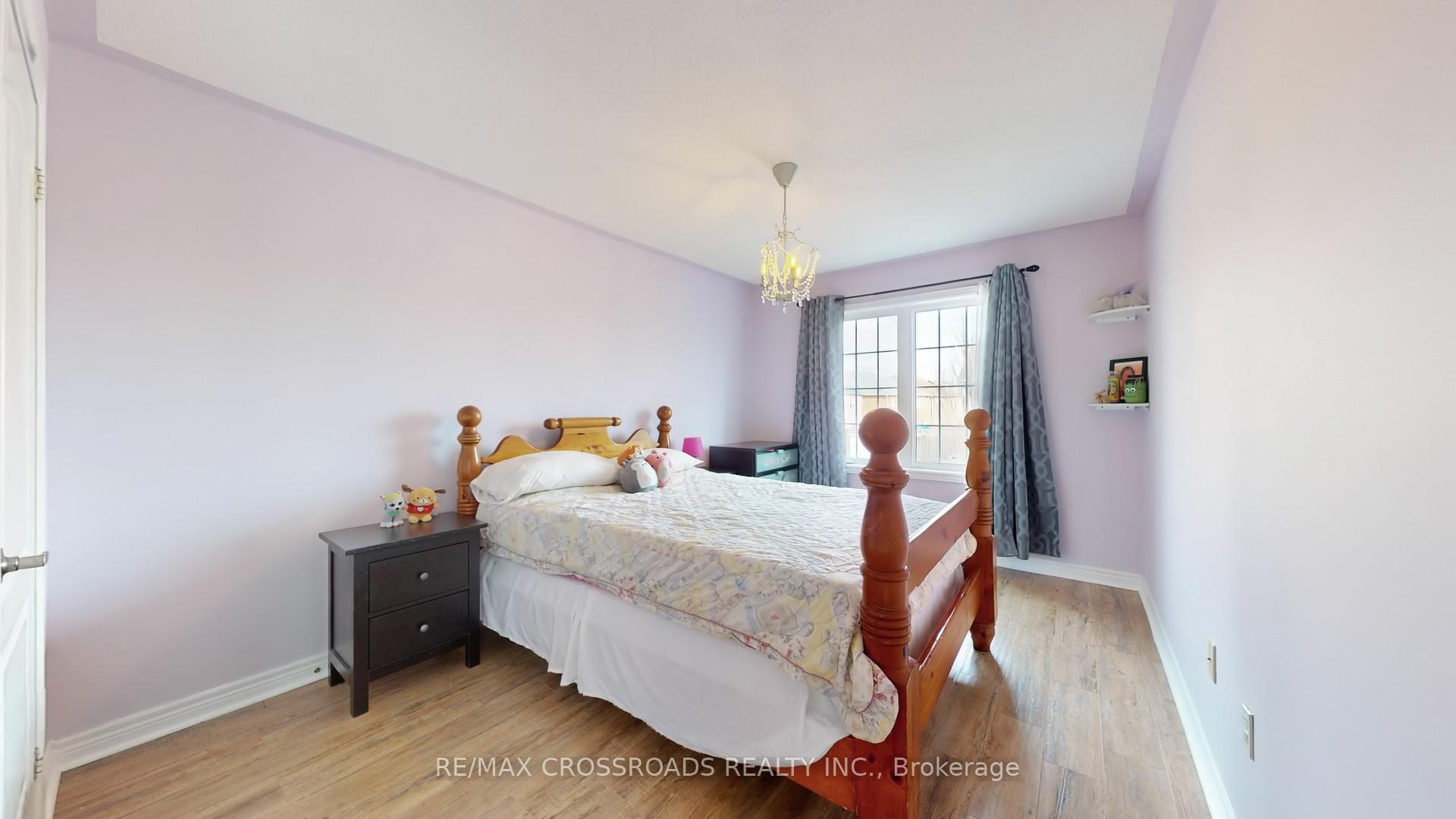 Photo 16 of 68 Arco Circle, Vaughan, Maple — HOMEH