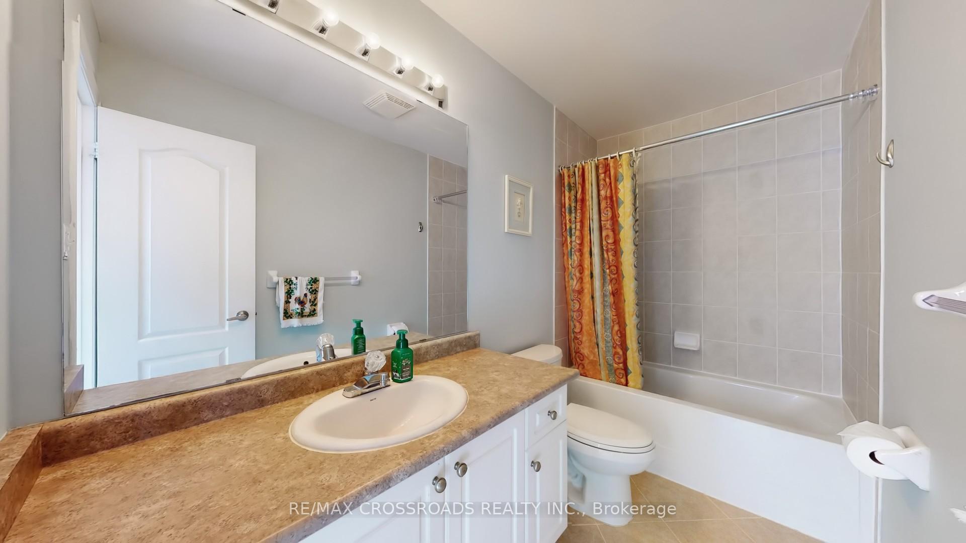 Photo 19 of 68 Arco Circle, Vaughan, Maple — HOMEH