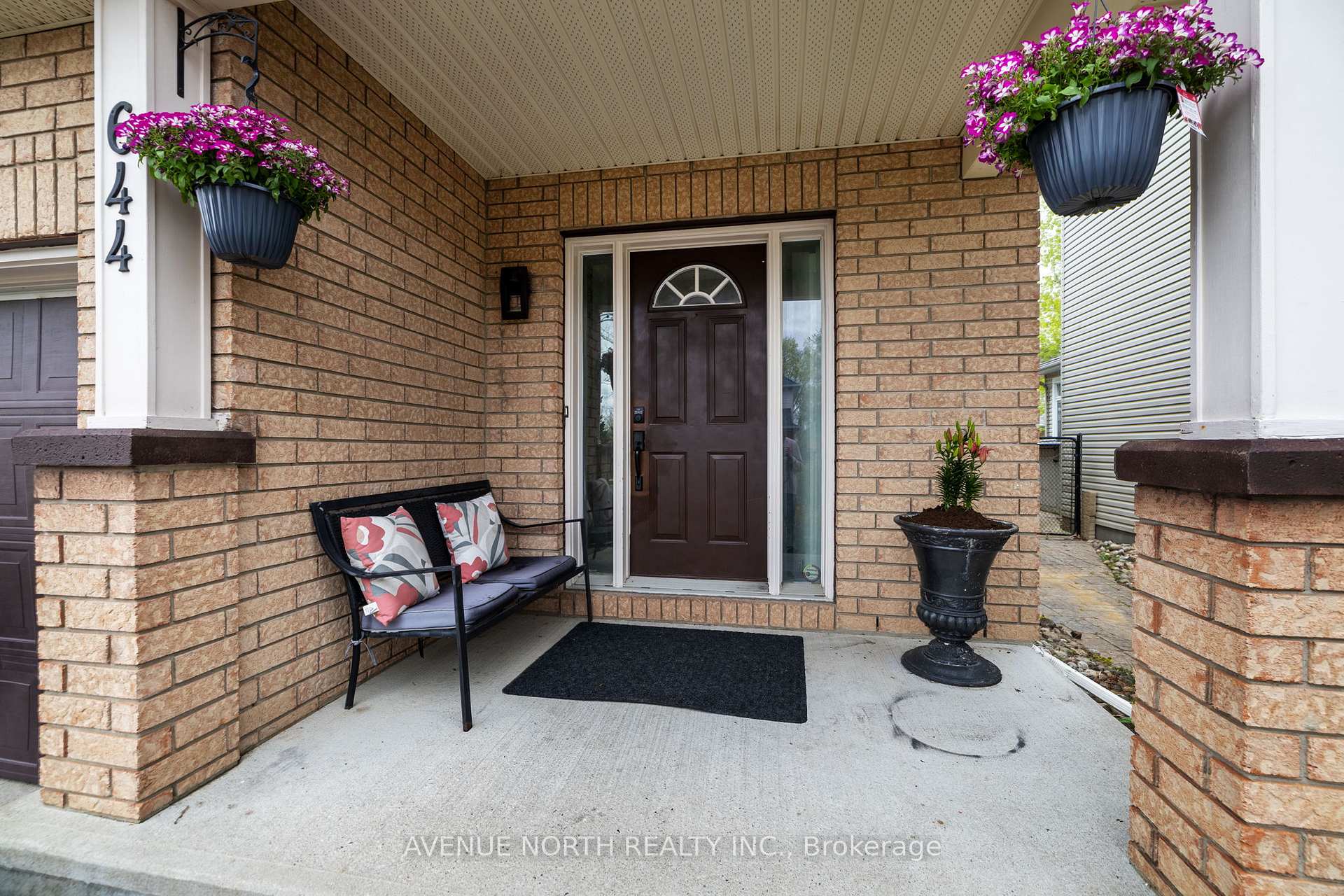 Photo 3 of 644 Devonwood Circle, Ottawa, Blossom Park/Kemp Park/Findlay Creek — HOMEH