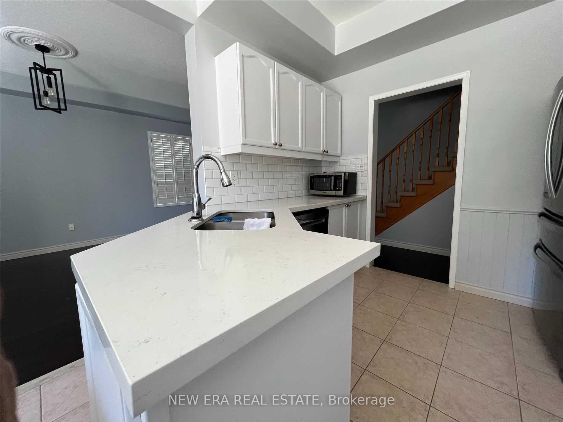 Photo 8 of 21 Northgrove Crescent, Whitby, Brooklin — HOMEH
