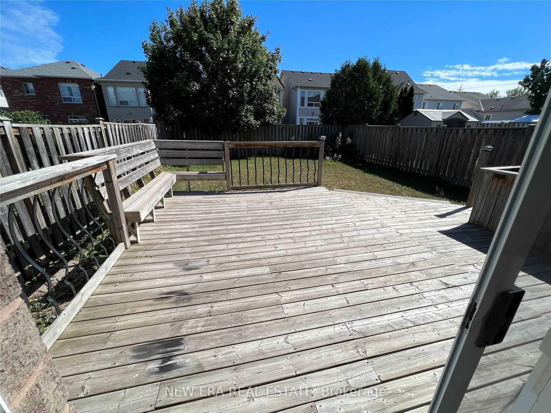 Photo 11 of 21 Northgrove Crescent, Whitby, Brooklin — HOMEH