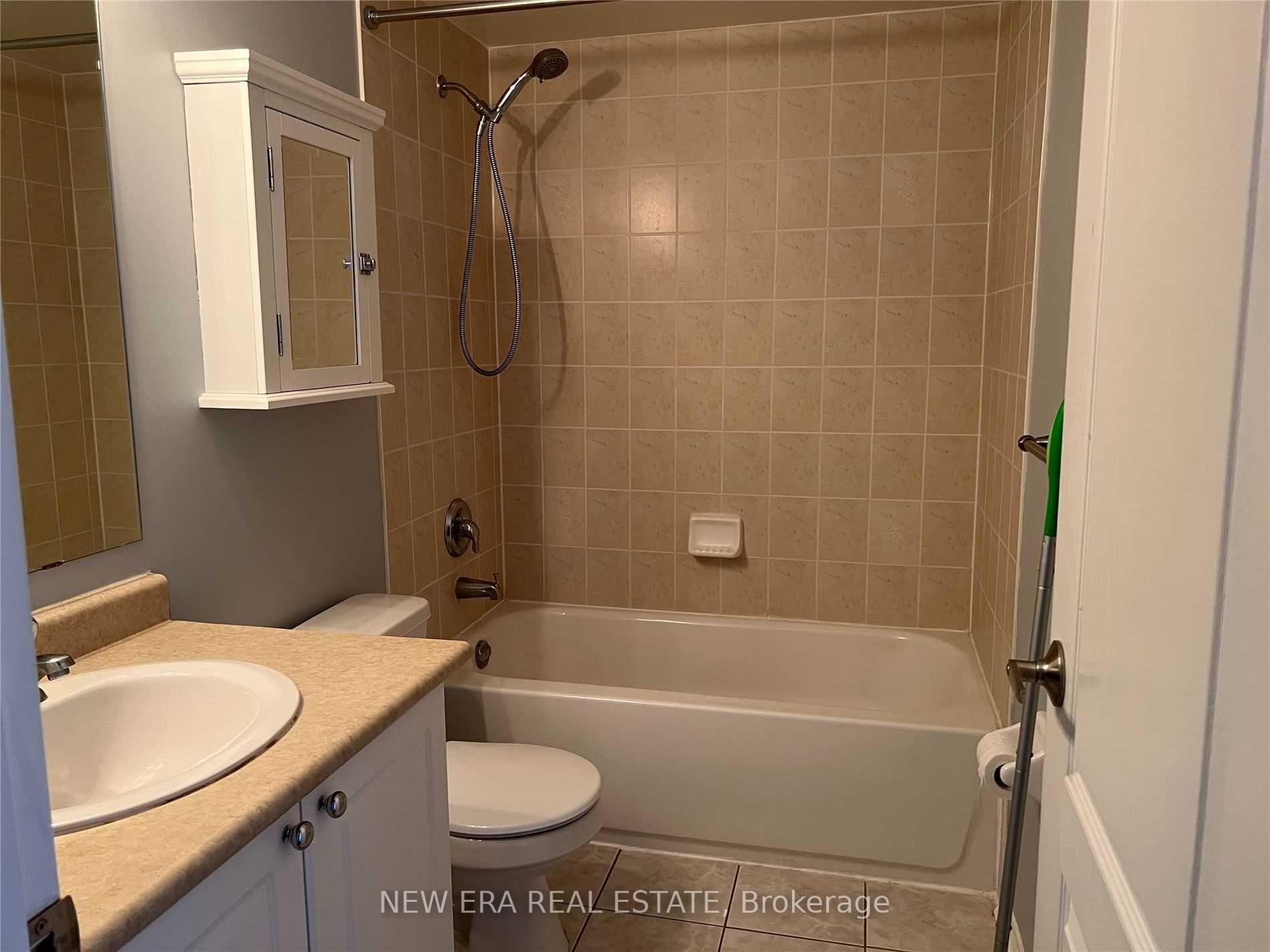 Photo 17 of 21 Northgrove Crescent, Whitby, Brooklin — HOMEH