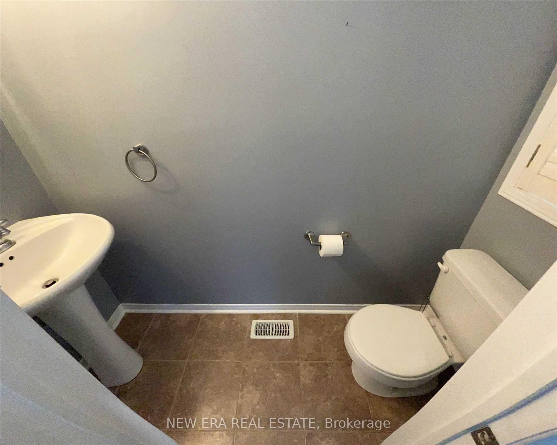 Photo 19 of 21 Northgrove Crescent, Whitby, Brooklin — HOMEH
