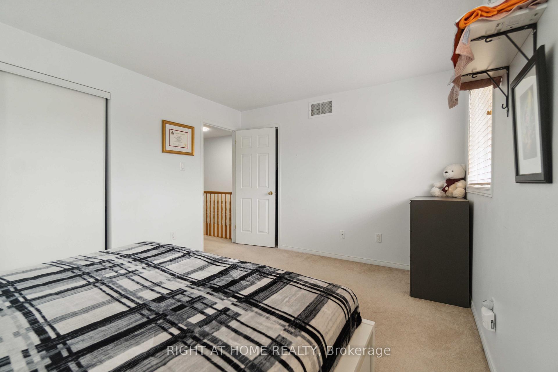 Photo 12 of 123 Wolff Crescent, Arnprior — HOMEH