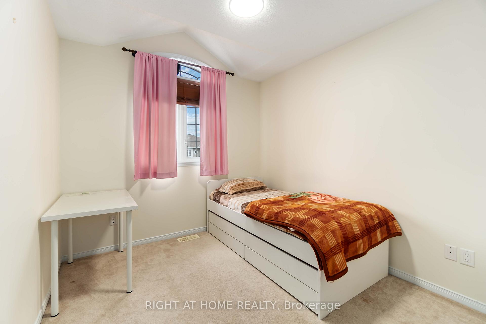 Photo 16 of 123 Wolff Crescent, Arnprior — HOMEH