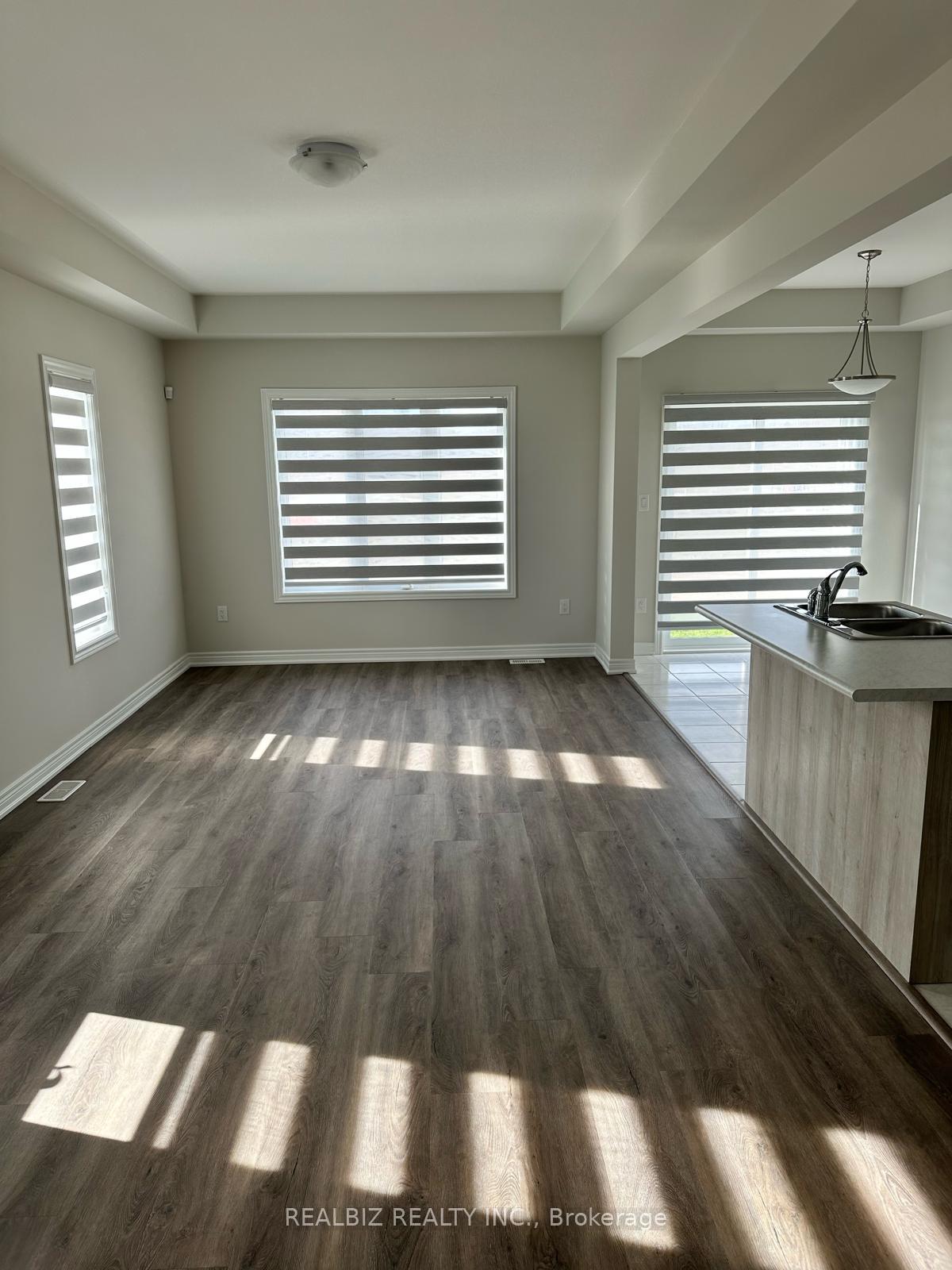 Photo 2 of 210 Sunflower Place, Welland, West Welland — HOMEH