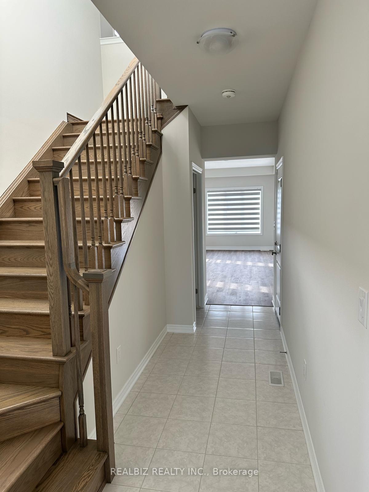 Photo 4 of 210 Sunflower Place, Welland, West Welland — HOMEH