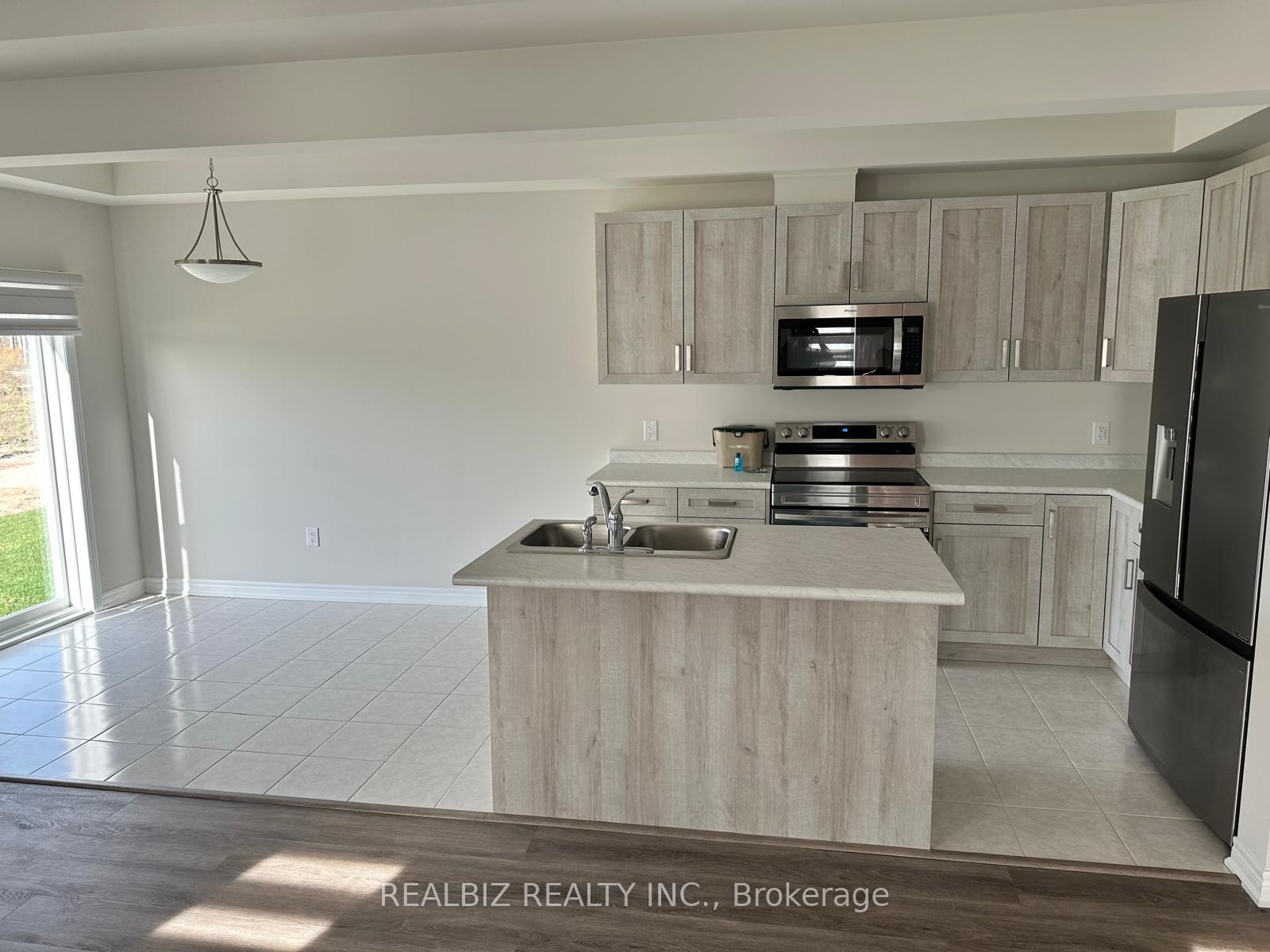 Photo 6 of 210 Sunflower Place, Welland, West Welland — HOMEH