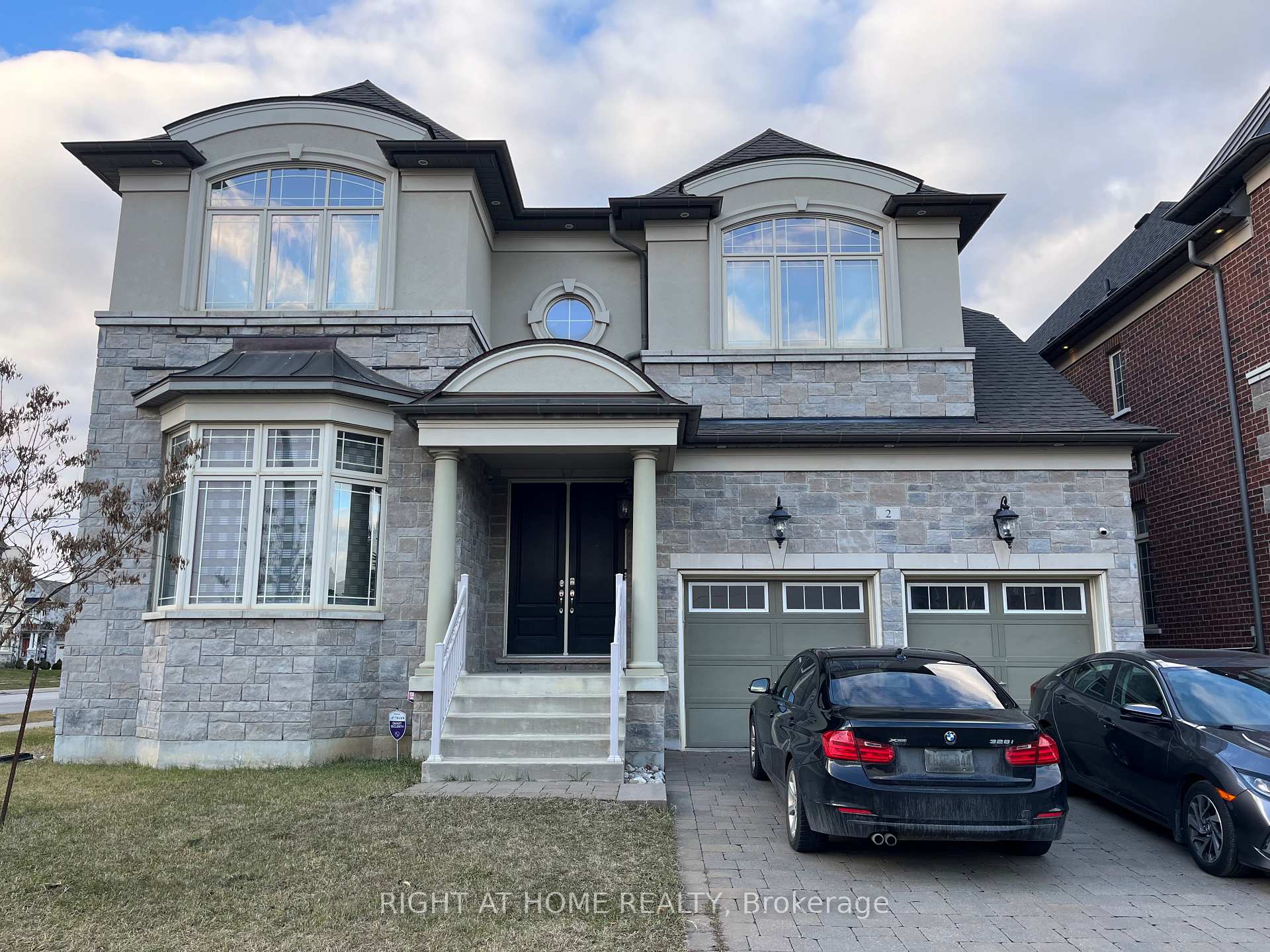 Photo 1 of 2 Chesney Crescent, Vaughan, Kleinburg — HOMEH