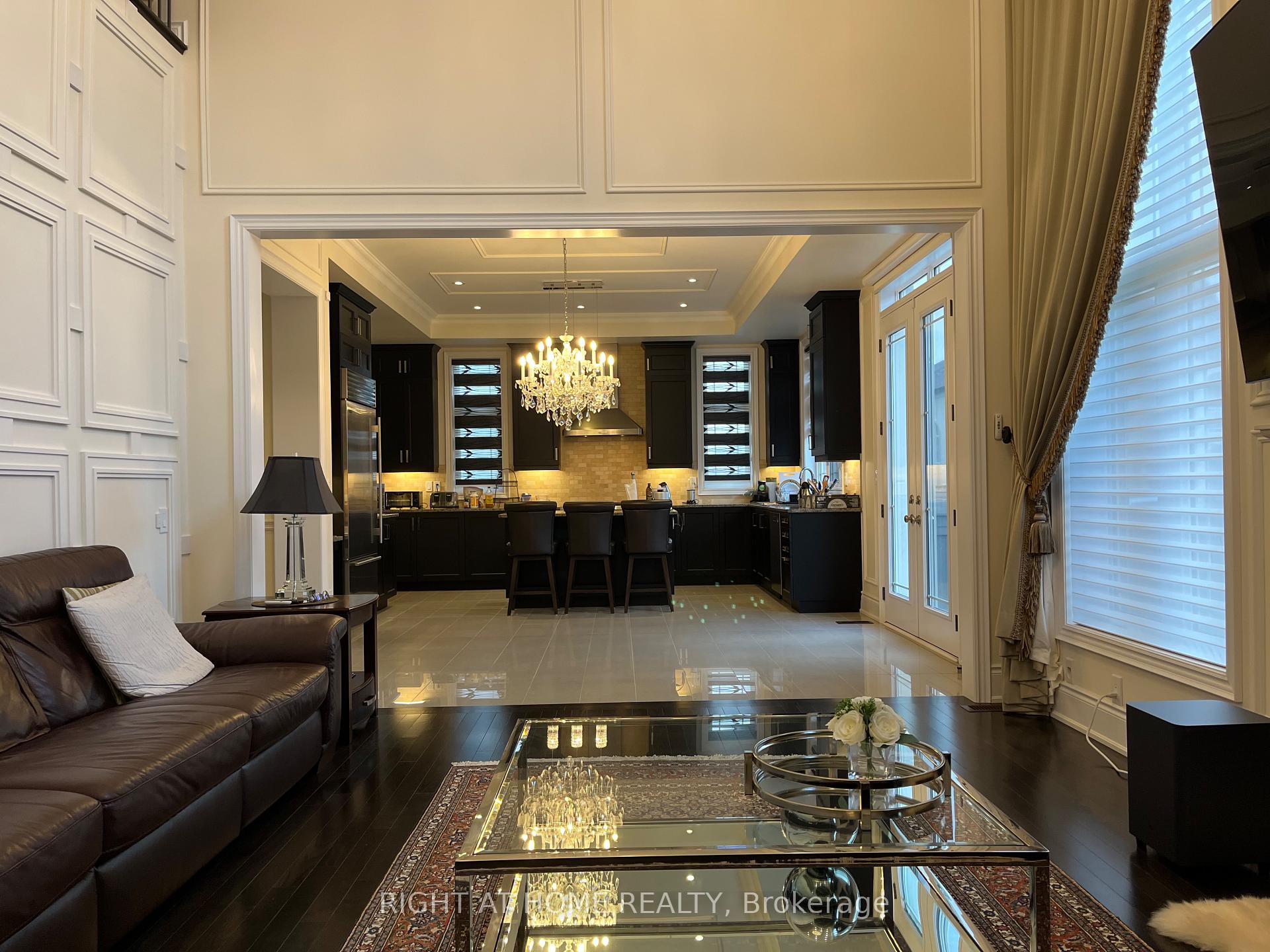 Photo 9 of 2 Chesney Crescent, Vaughan, Kleinburg — HOMEH