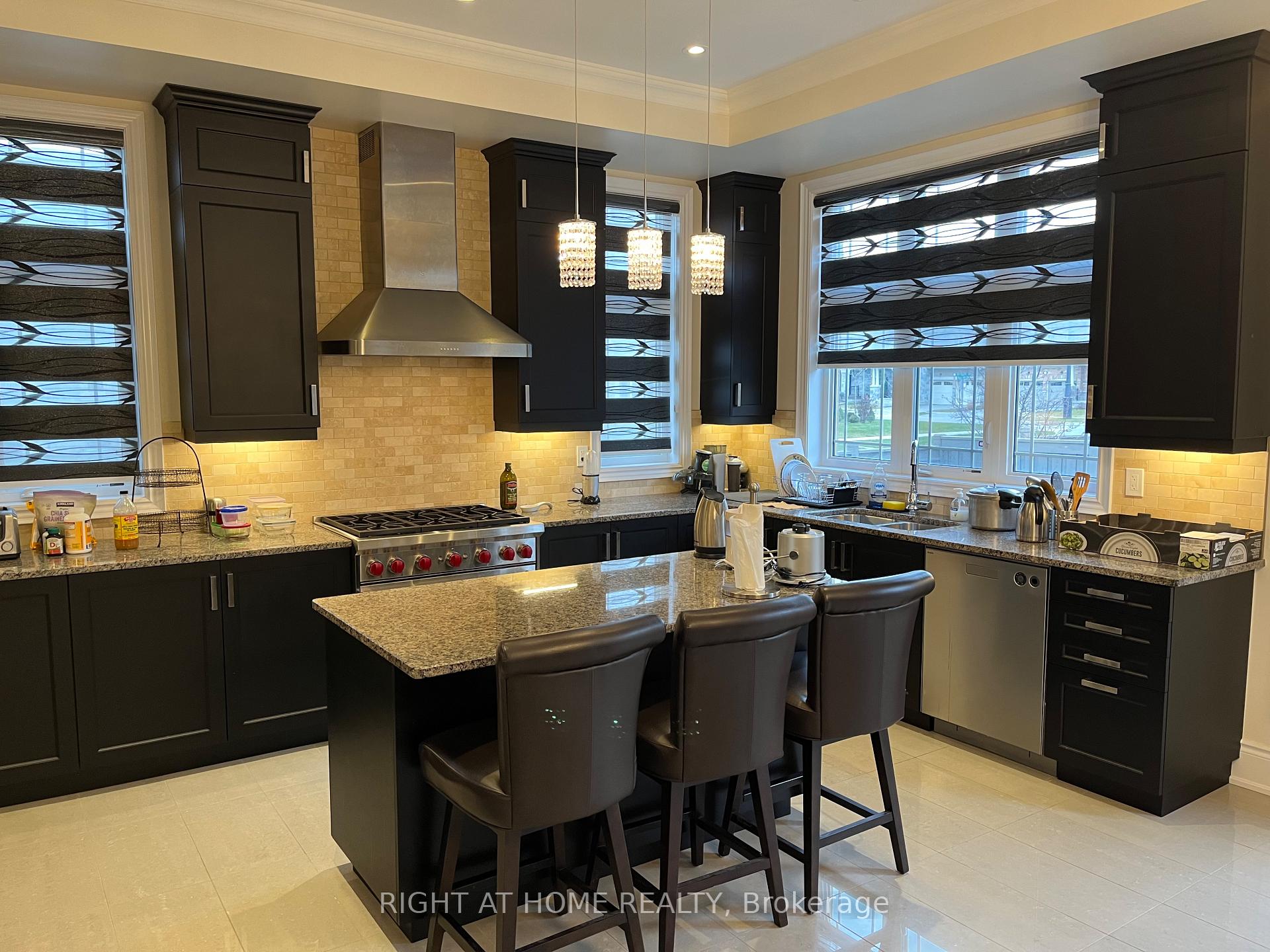 Photo 12 of 2 Chesney Crescent, Vaughan, Kleinburg — HOMEH