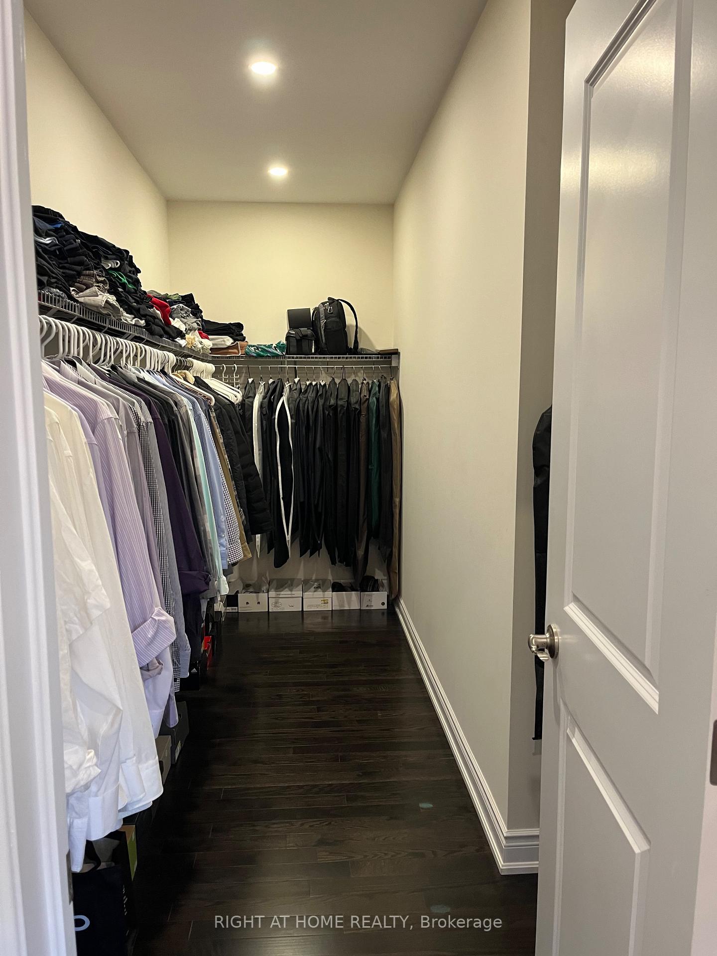 Photo 21 of 2 Chesney Crescent, Vaughan, Kleinburg — HOMEH