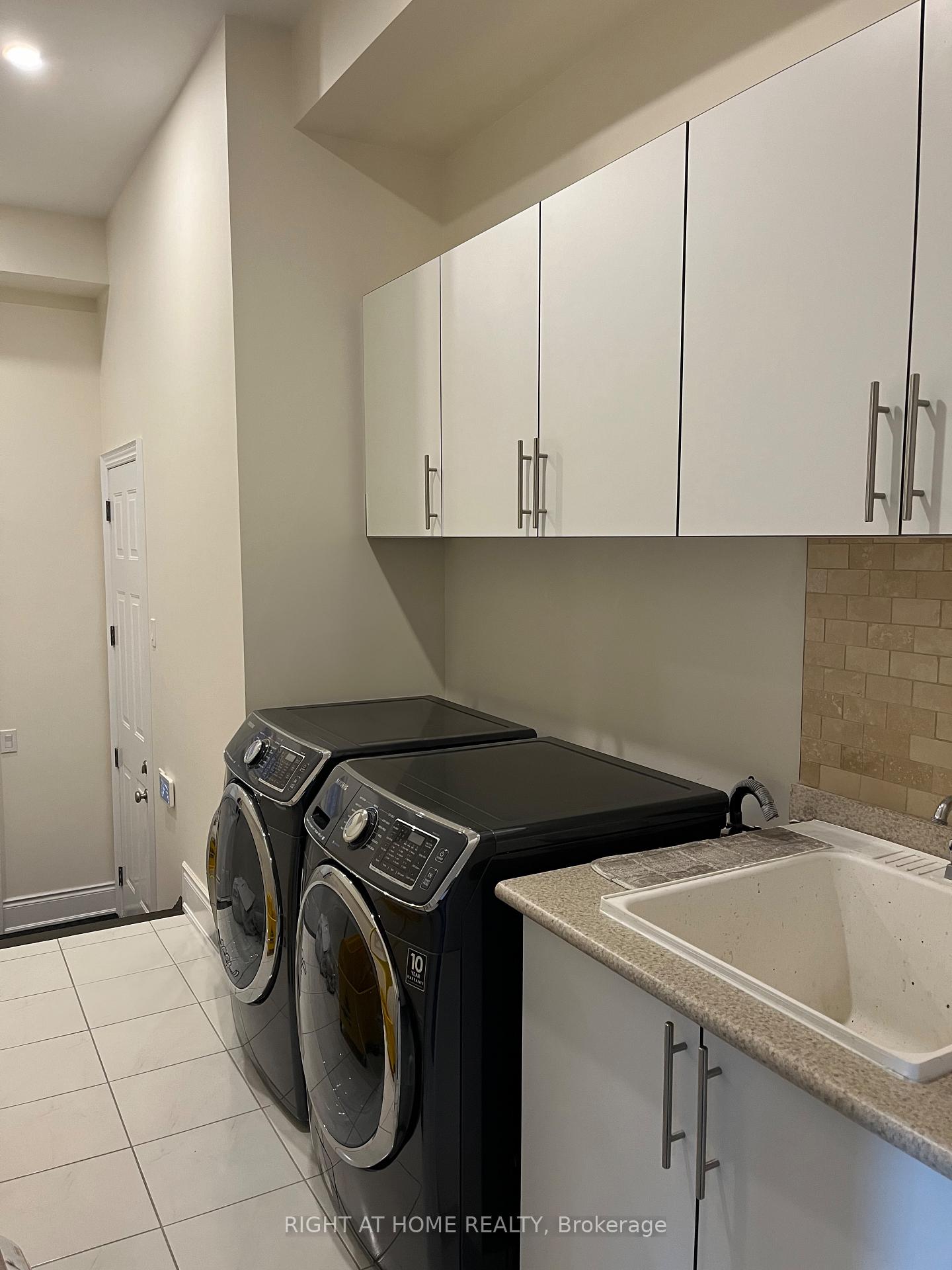 Photo 25 of 2 Chesney Crescent, Vaughan, Kleinburg — HOMEH