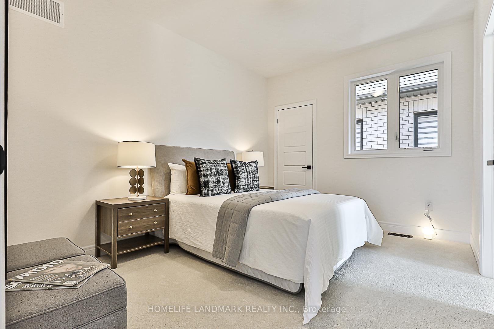 Photo 32 of 62 Jinnah Avenue, Markham, Middlefield — HOMEH