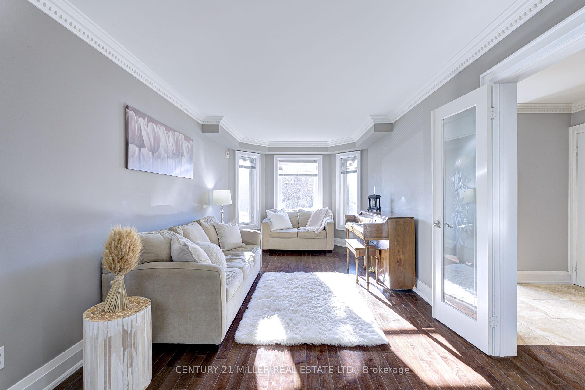 Photo 5 of 39 Iona Crescent, Vaughan, Elder Mills — HOMEH