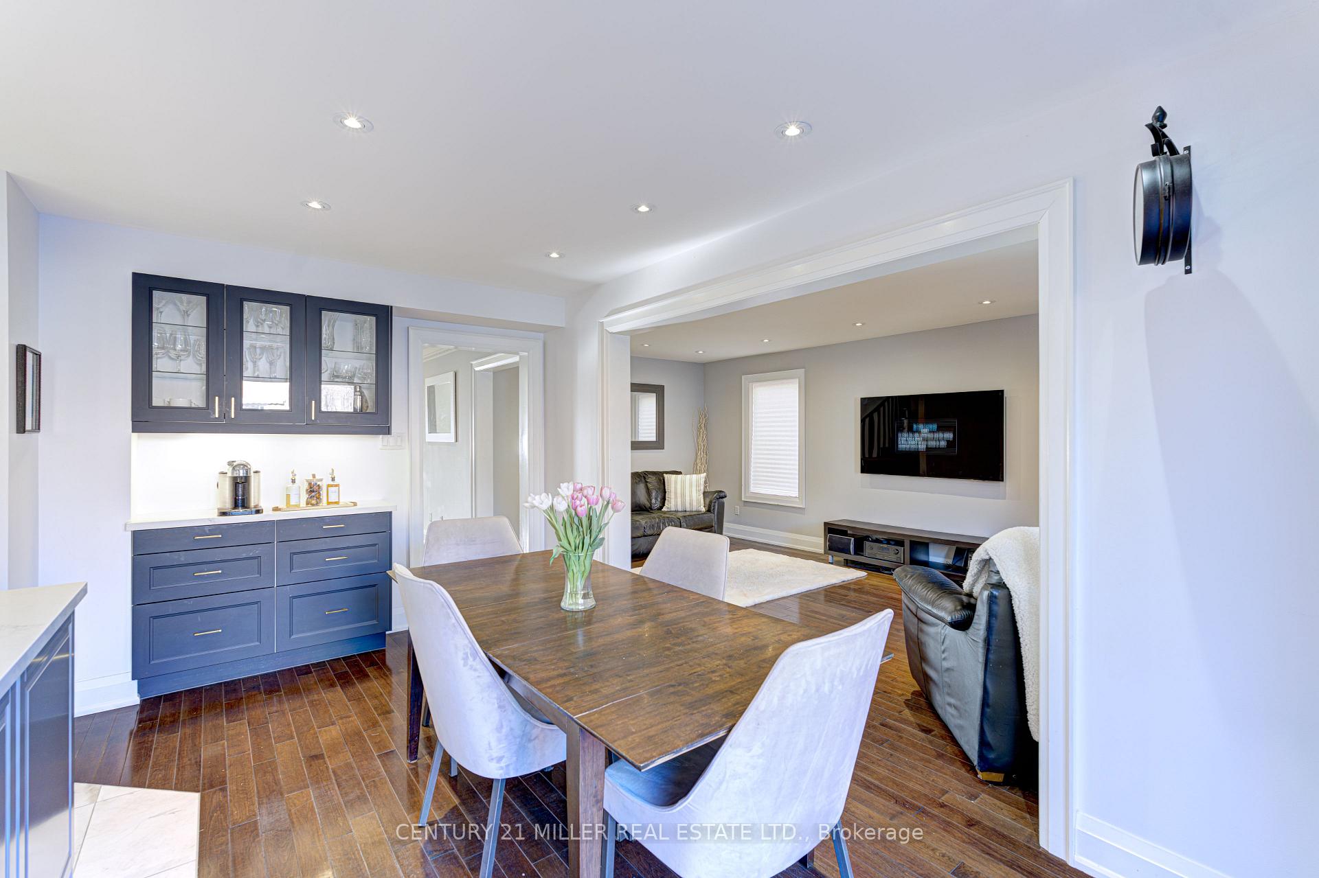 Photo 12 of 39 Iona Crescent, Vaughan, Elder Mills — HOMEH
