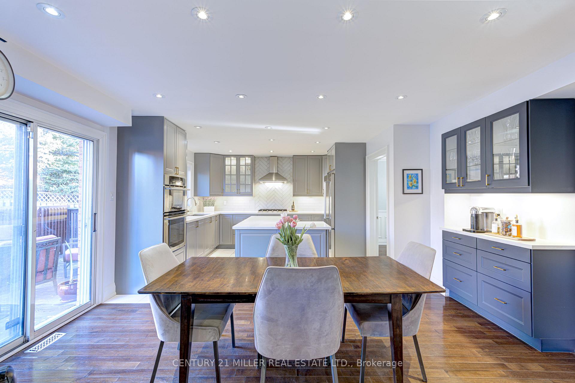 Photo 17 of 39 Iona Crescent, Vaughan, Elder Mills — HOMEH