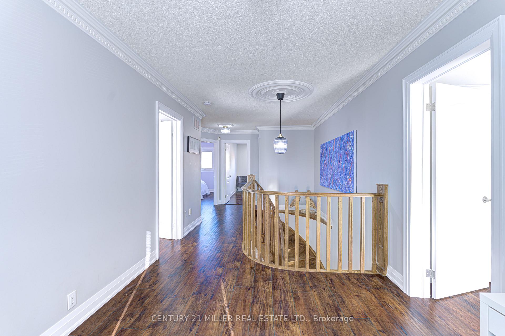 Photo 18 of 39 Iona Crescent, Vaughan, Elder Mills — HOMEH