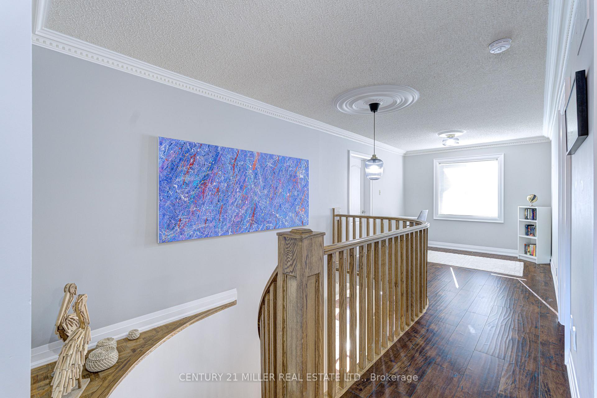 Photo 19 of 39 Iona Crescent, Vaughan, Elder Mills — HOMEH