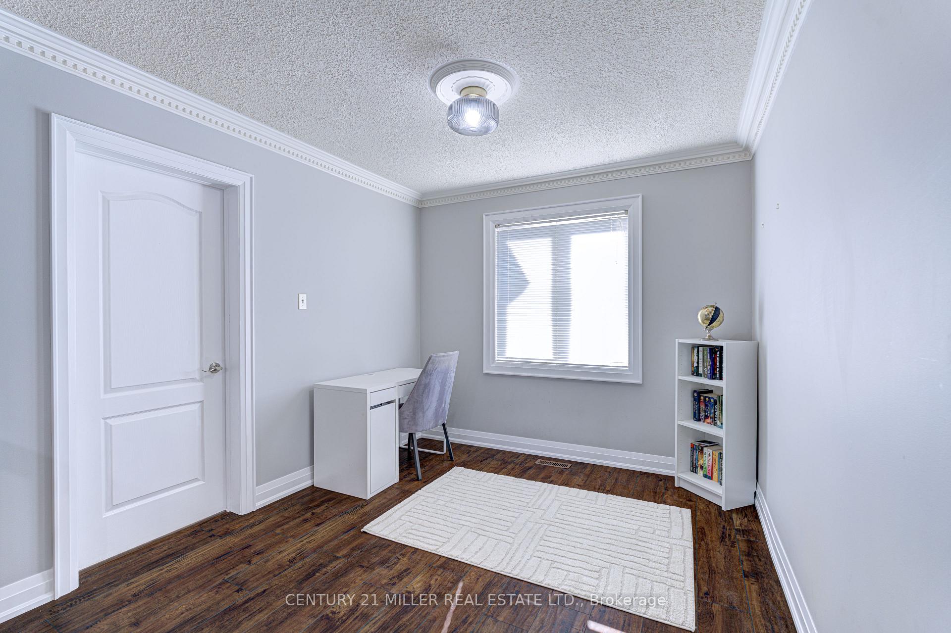 Photo 20 of 39 Iona Crescent, Vaughan, Elder Mills — HOMEH