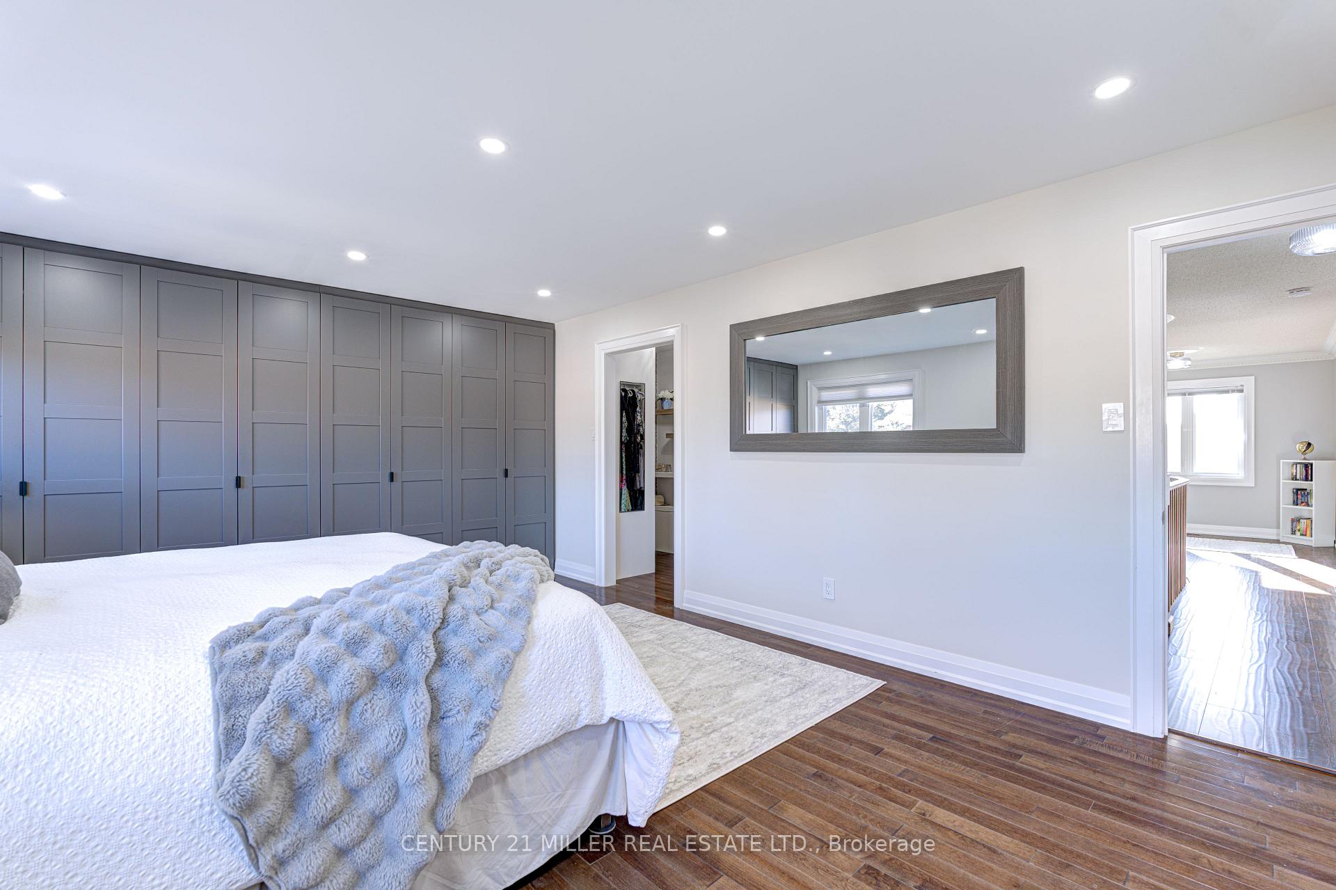 Photo 23 of 39 Iona Crescent, Vaughan, Elder Mills — HOMEH