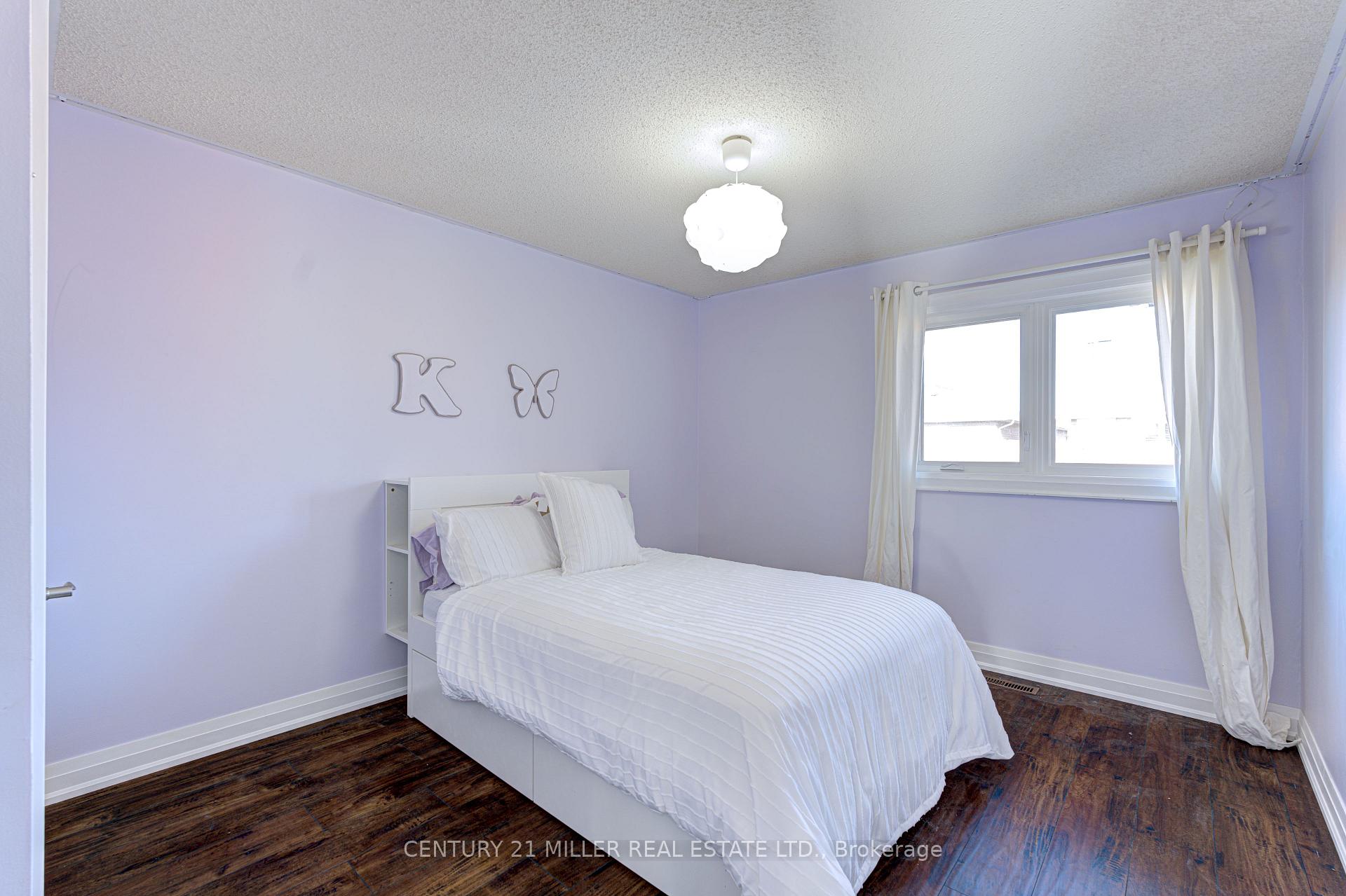 Photo 29 of 39 Iona Crescent, Vaughan, Elder Mills — HOMEH