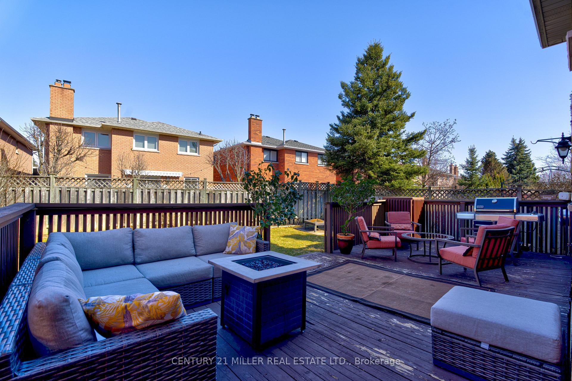 Photo 33 of 39 Iona Crescent, Vaughan, Elder Mills — HOMEH