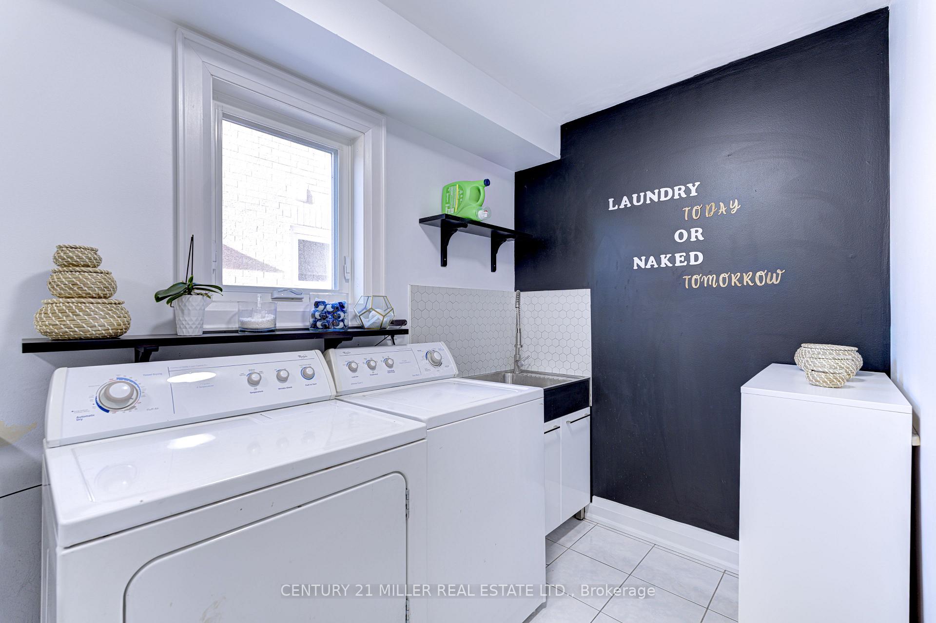Photo 36 of 39 Iona Crescent, Vaughan, Elder Mills — HOMEH