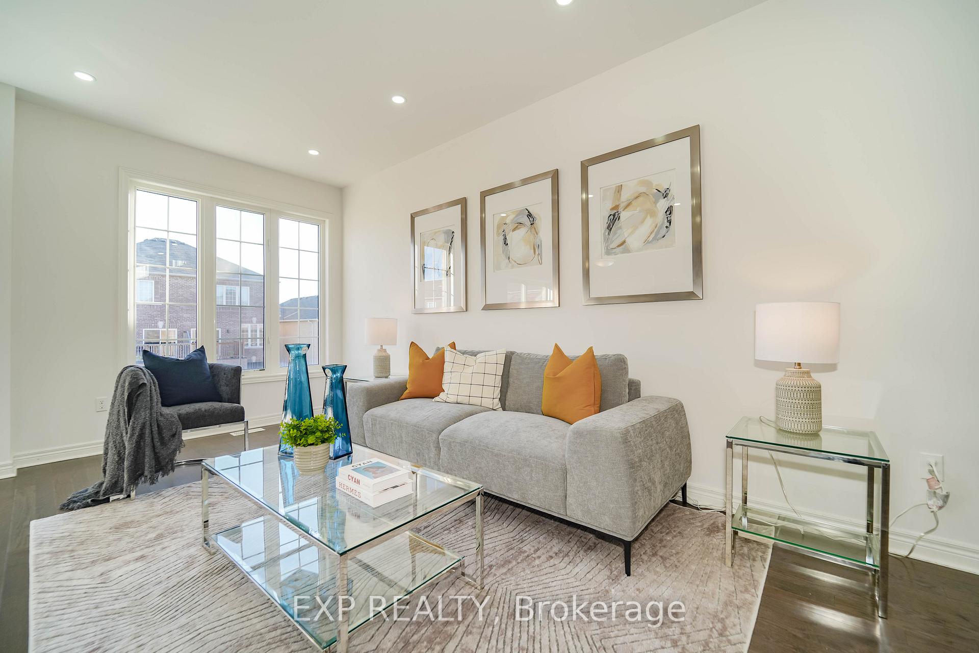 Photo 3 of 106 Pearl Lake Road, Markham, Cornell — HOMEH