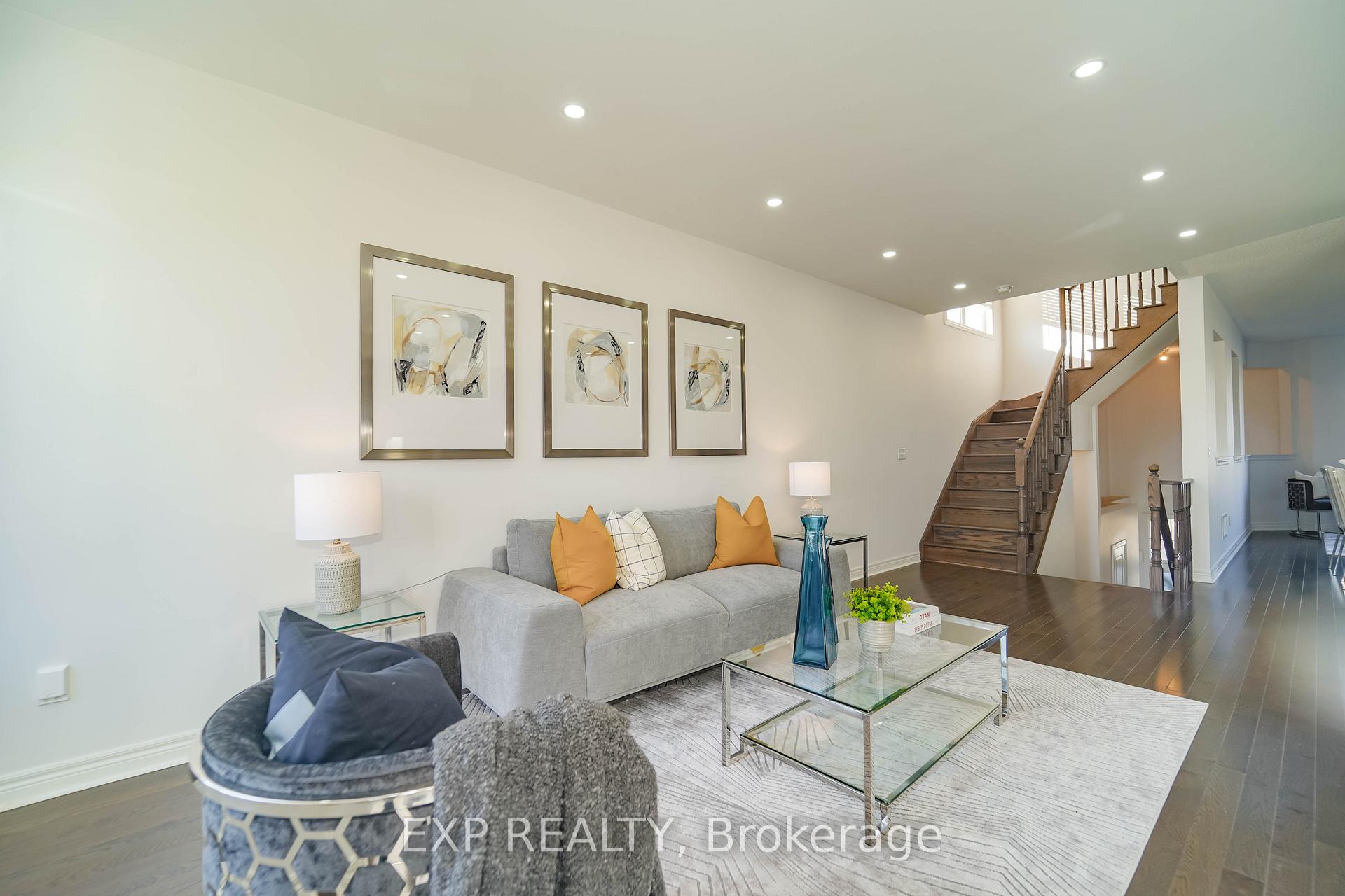 Photo 4 of 106 Pearl Lake Road, Markham, Cornell — HOMEH