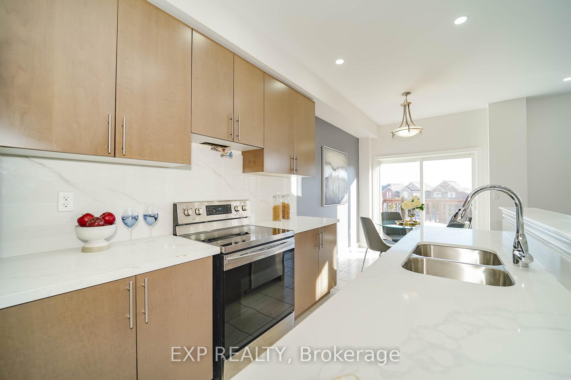 Photo 12 of 106 Pearl Lake Road, Markham, Cornell — HOMEH