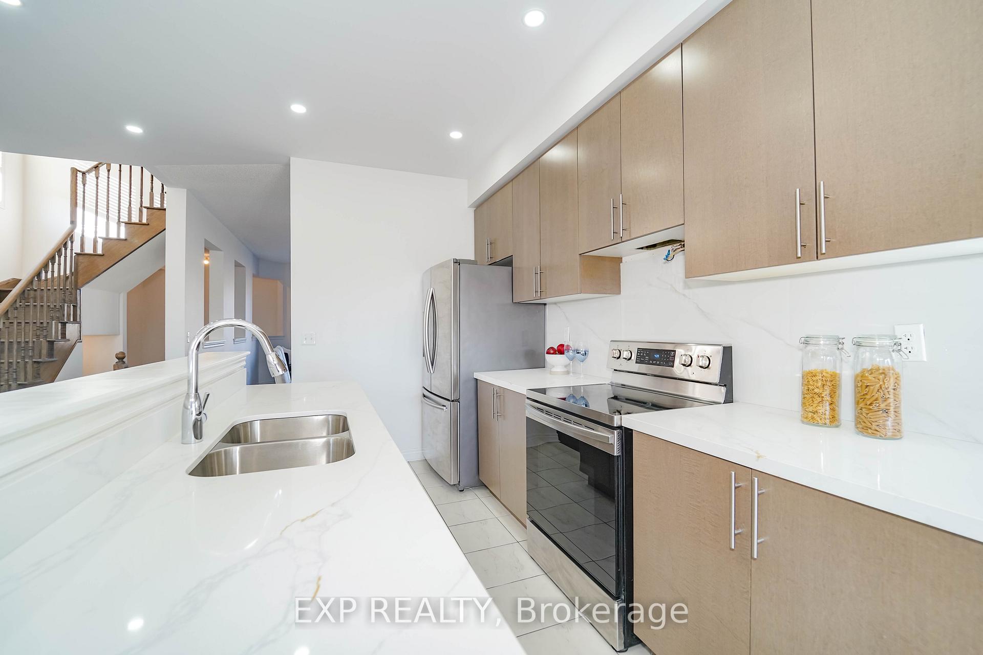 Photo 14 of 106 Pearl Lake Road, Markham, Cornell — HOMEH