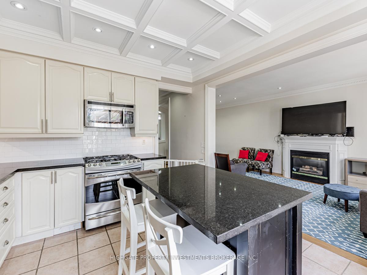 Photo 10 of 66 Ridgeway Court, Vaughan, Maple — HOMEH