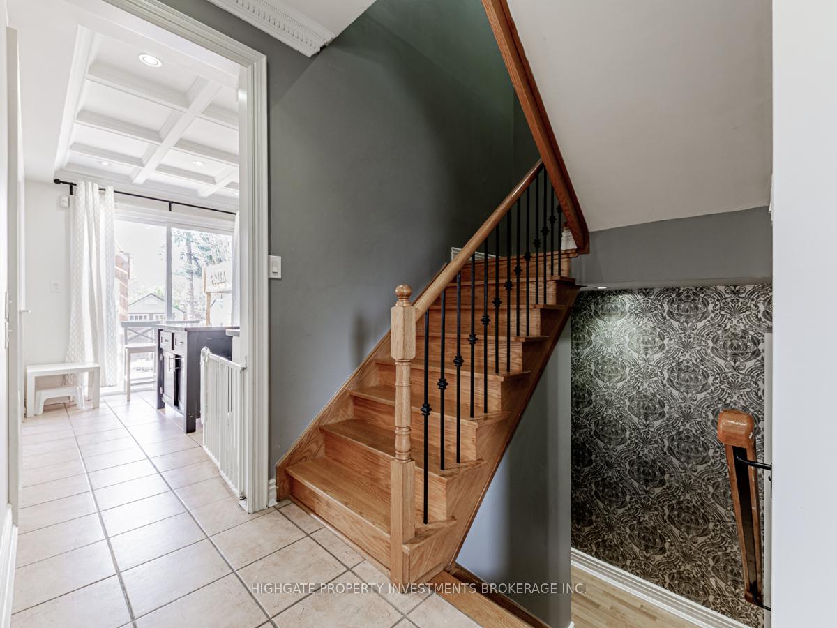 Photo 12 of 66 Ridgeway Court, Vaughan, Maple — HOMEH